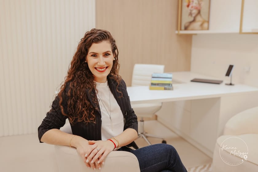 Consultório de psicologia em Chapecó com poltrona de atendimento