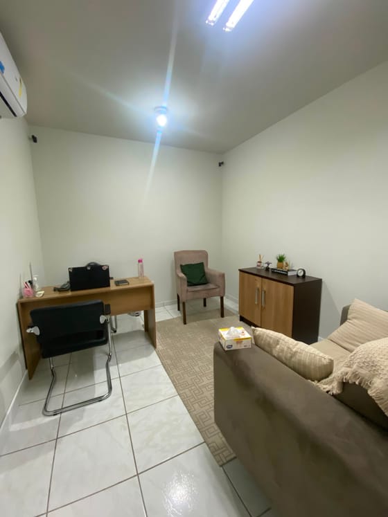 Sala de atendimento psicológico de Alexandra Biesdorf em Chapecó